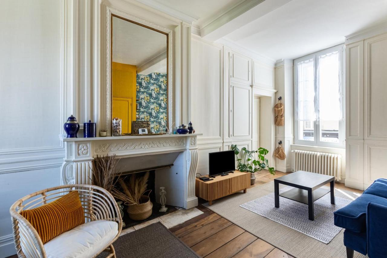 Apartment Le Ara Bleu - Bel De Caractere